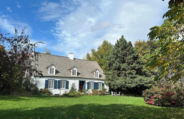 La maison de campagne. Ancestrale de 1669 à l'Île d'Orléans