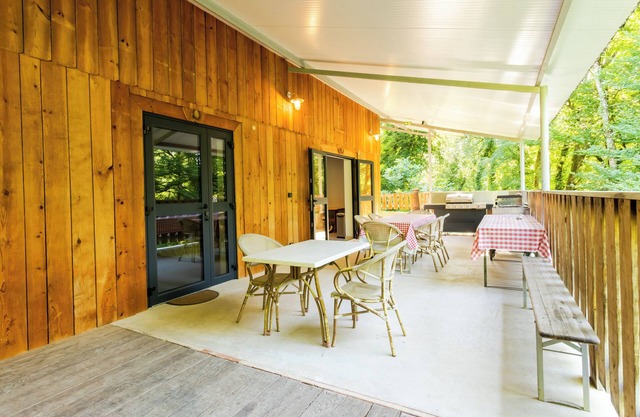 L'Ecurie de l'Etrier – Large Holiday Home for 20 People at the Gates of Sarlat