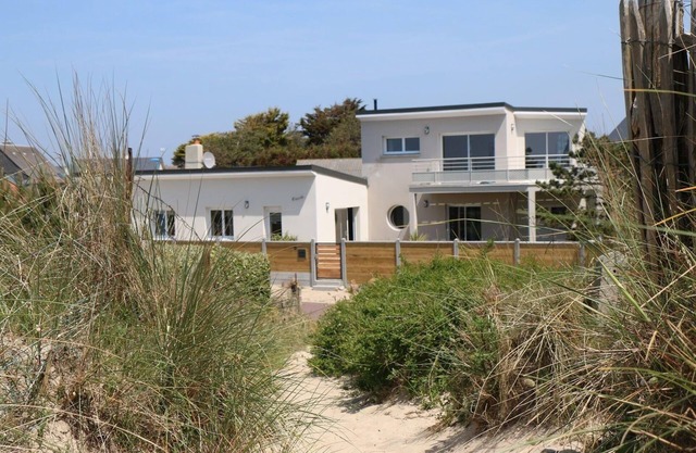 l'Escale dunes, beaches 20 metres away, sea views