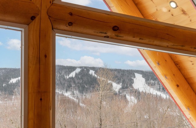 L'expérience Arborum Sugar Camp, Chalet Rustique en Bois Rond au Massif du Sud