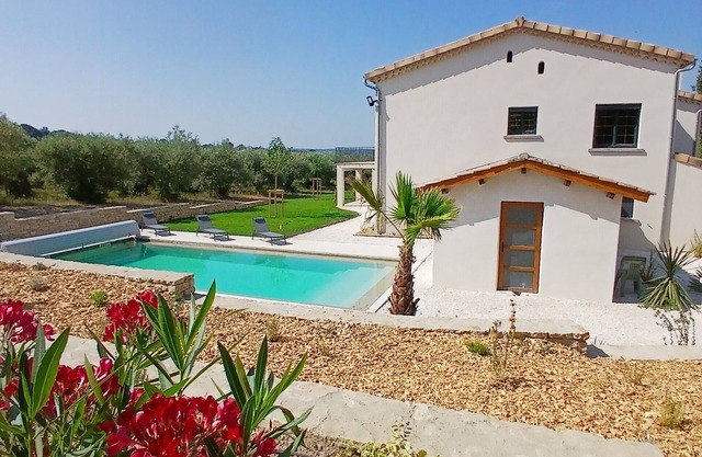 L'instant suspendu 360 m2 -Villa with private pool-8-car parking lot