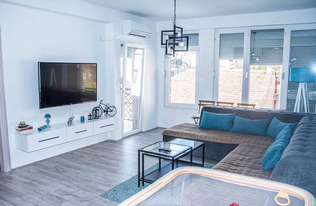 L&L Luxury Apartments