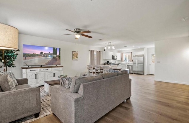 l NEW l Fully Remodeled 3BR 2BTH l 1 Min to Veterans Memorial Park