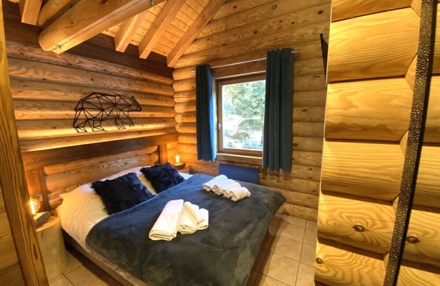 L'OURS NOIR Chalet en rondins