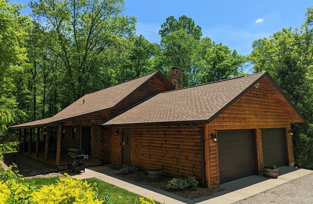 La Bellota Cabin - Secluded, Hot Tub, Sauna, Game Room, Massage Chair