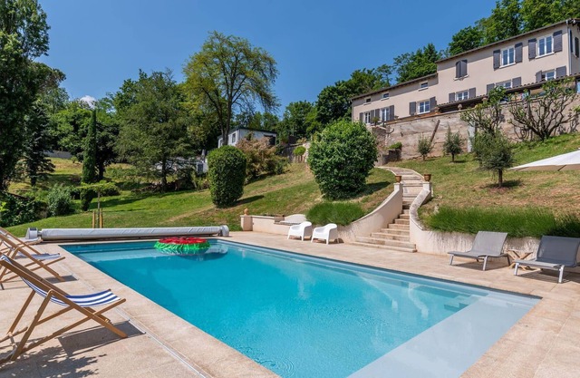 La Campagne - family house with garden and pool