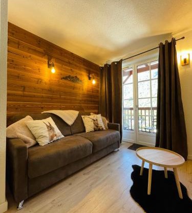 "La clé dorée" Studio balcon ensoleillé Vue montagne wifi