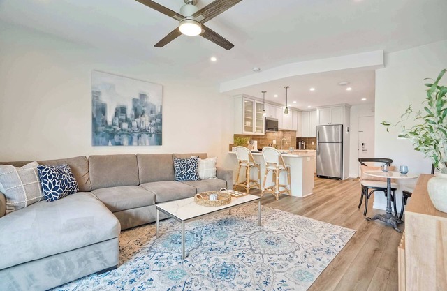 La Costa Comfort - Resort-style Living for 2