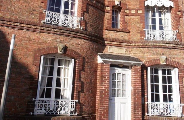 LA FALAISE (sleeping 8) seen from the bay.