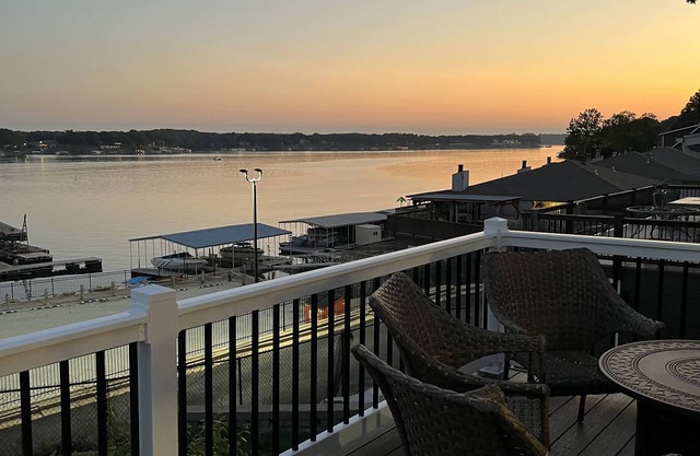 La Grand! Our largest Luxury Villa overlooking Honey Creek Marina! Boat Parking!