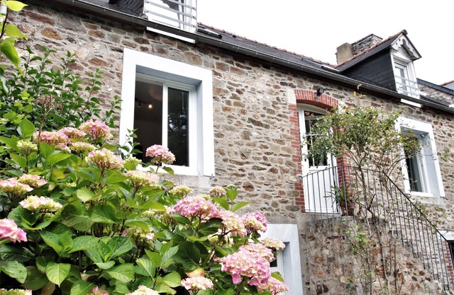 La Guest House: Breton house near the banks of the Rance, St Malo, Dinard