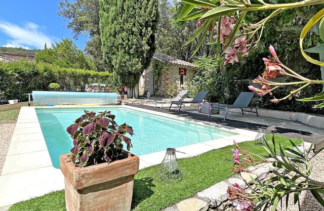 La Maison D'angèle, Maison de Famille Avec Piscine