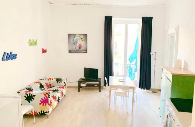 La piazzetta - Naples