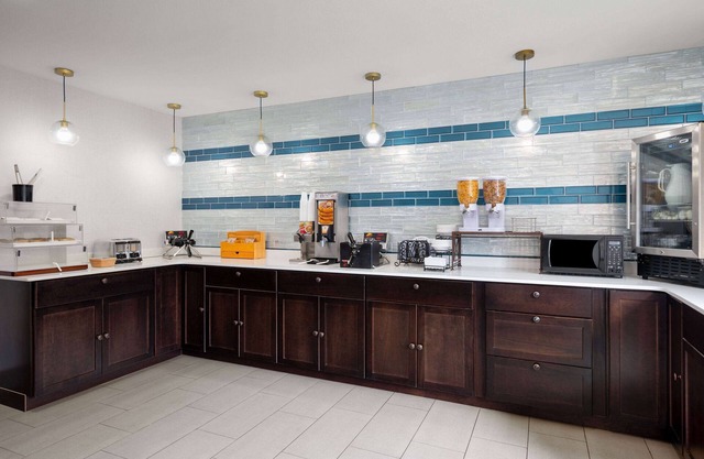 La Quinta Inn by Wyndham Indianapolis Airport Executive Dr