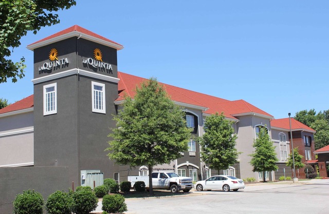La Quinta Inn & Suites by Wyndham Huntsville Airport Madison