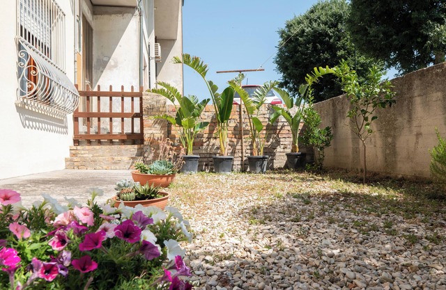 La ROSA - Townhouse with private garden.