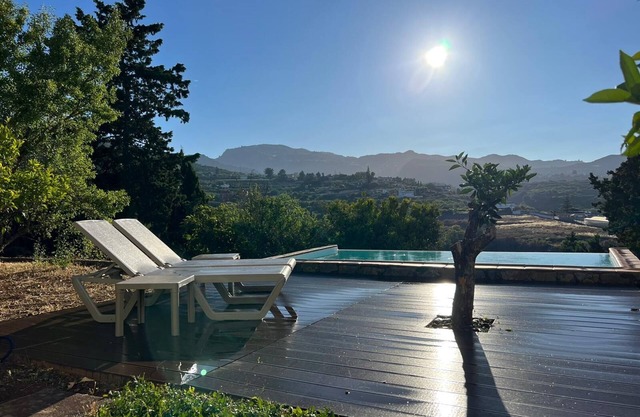 LA VEGUETILLA HOUSE IN SAN MATEO