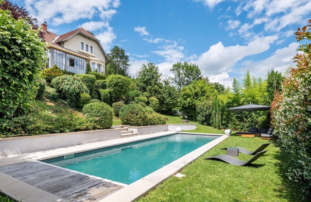 La Verrière, amazing familiy house