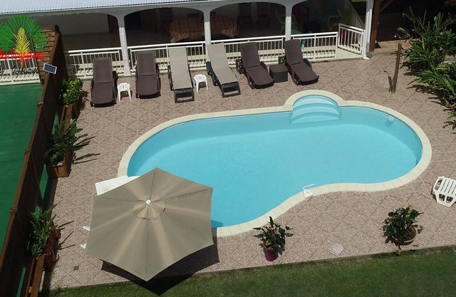 LA VILLA DES VOYAGEURS WITH POOL AND SPA FOR 4 TO 12 PEOPLE