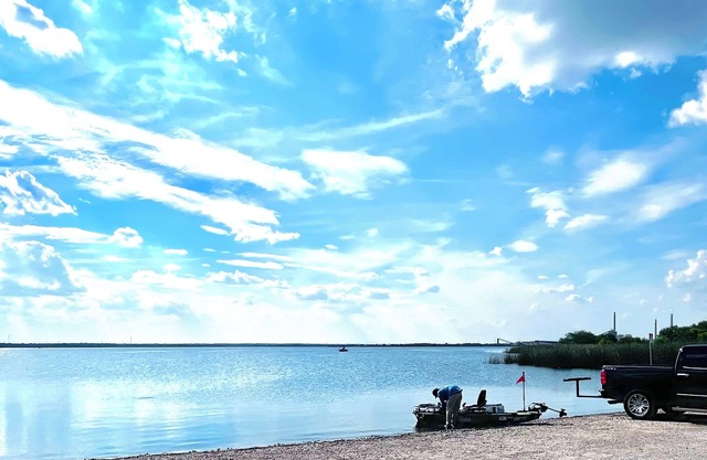 Lackland Air Force Base at 9 min-Brauning Lake at 25 min-3 bdr-King size-Grill