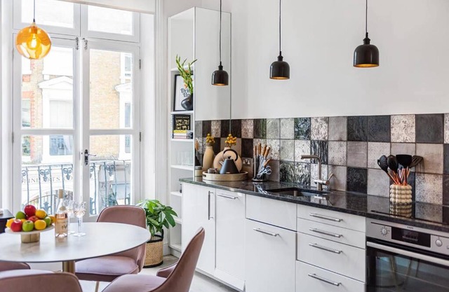Lady on the Lane- 2 bed Primrose Hill
