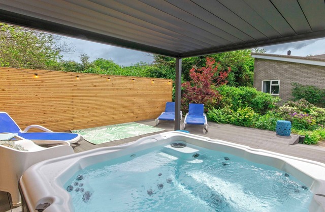 Ladywell Croyde 6 Bedrooms, Sleeps 12, Hot Tub
