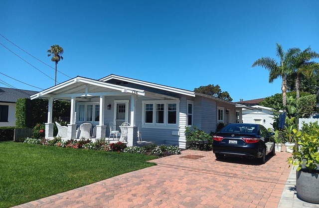 Laguna Home at Shaw's Cove, Ocean View, Quiet street in North Laguna.nnnn