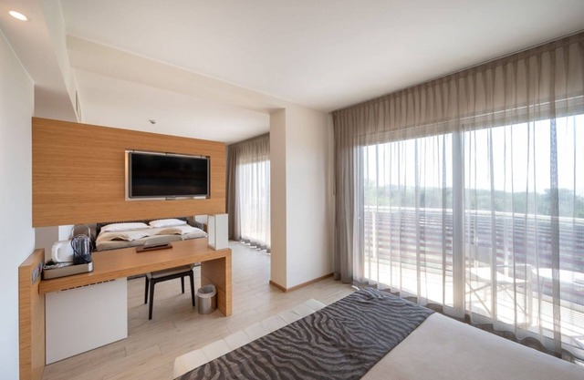 Laguna Park Hotel - Bella Vista Room