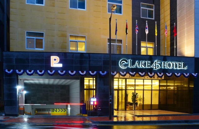 Lake 45 Hotel