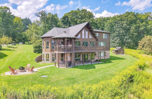 Lake Access, Dock, Hot Tub, Fire Pit , Game Room, + More!