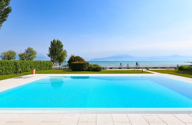 Lake and beach front with wonderful pool!