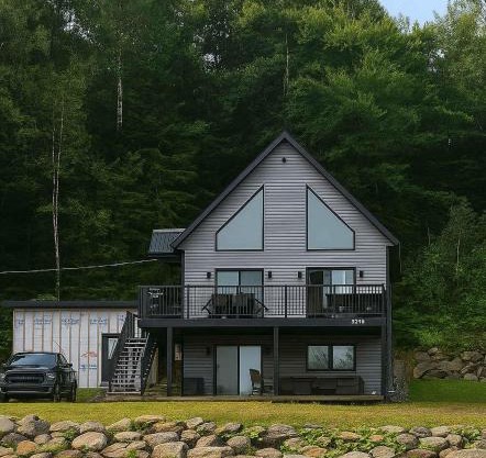 Lake and Pool table - The Dorchester