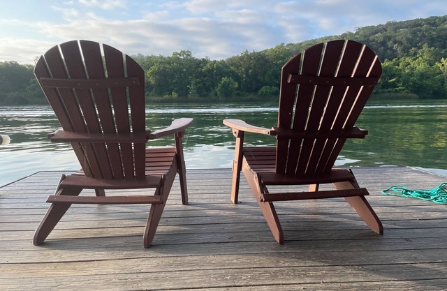 Lake Austin waterfront retreat sleeps 6!