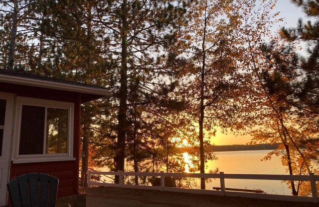 Lake Breeze Loons Landing Resort Cabin 4