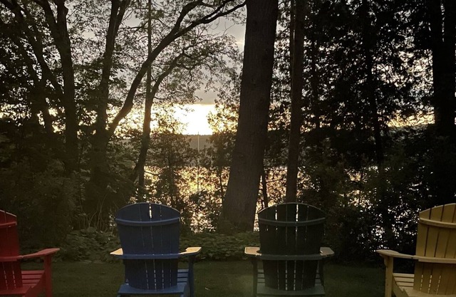 Lake Champlain / Adirondack Mtn Waterfront Cottage next to Basin Harbor Club
