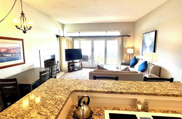 Lake Chelan Shores Lakefront Condo