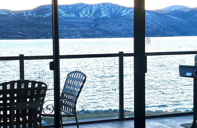 Lake Chelan Shores Lakefront Condo