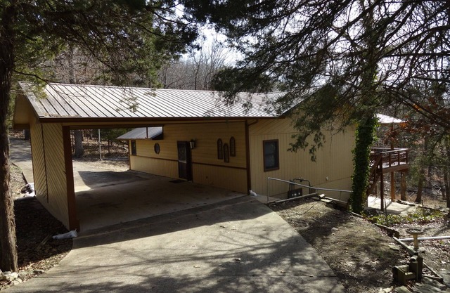 Lake Escape-Lakefront-Marina Nearby & Big TV's-Pool Table