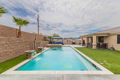 Lake Escape with Heatable Pool & Spa