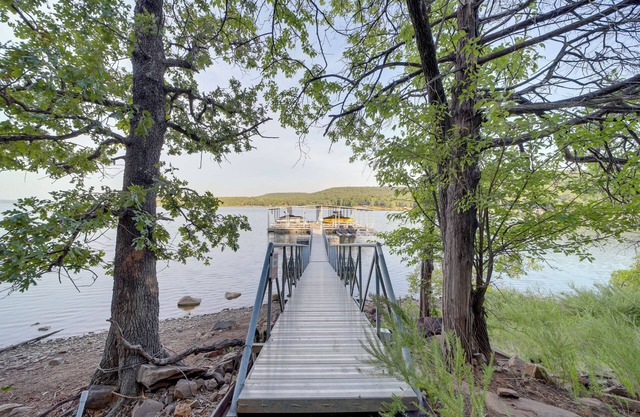 Lake Eufaula Retreat w/Boat Slip & Fireplace!