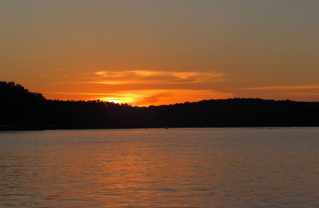 Lake Front Cottage with Two Level Boat Dock - Gorgeous Sunsets