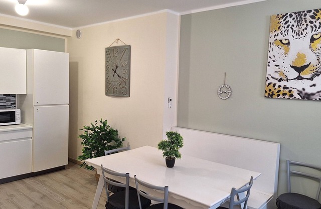 Lake Garda large two-room apartment with wi-fi smart TV air conditioning outdoor table