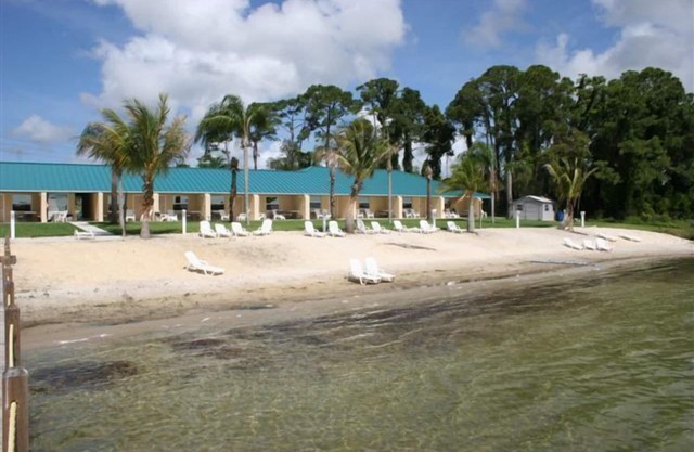 Lake Grassy Inn & Suites