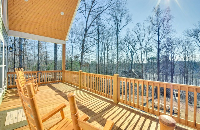 Lake Hartwell Cottage w/ Boat Dock: Near Clemson