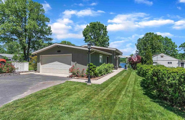 Lake House in South Bend