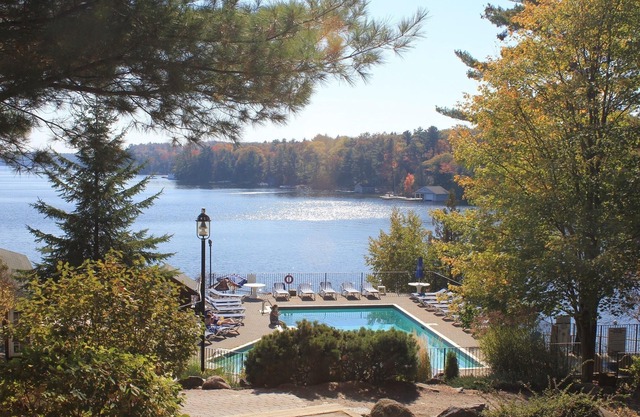 Lake Joseph Luxury 2-Story Condo Home