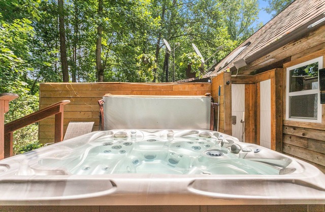 lake life with hot tub, relaxing getaway on the lake, your home away from home.