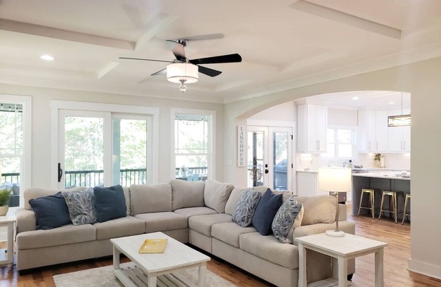 Lake luxury, Sleeps 16, 3800+ sq/ft