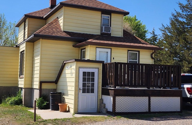 Lake Mac Lodge - a 4-bedroom house in charming Lemoyne. Relax and unwind.