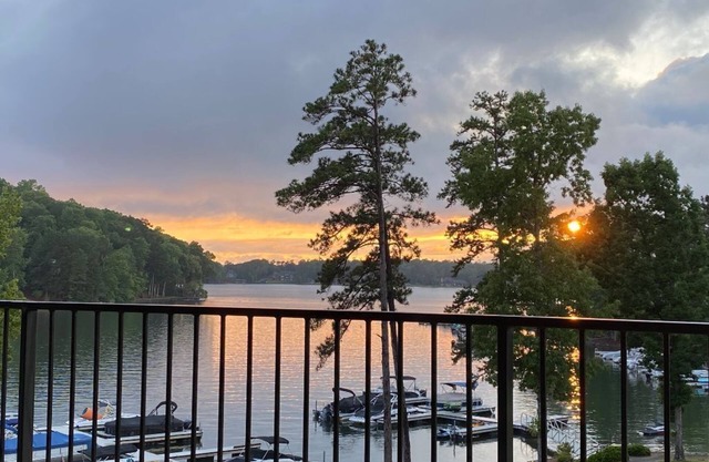 Lake Martin FAN FAVE! Waterfront, Boat Slip, Office, 2 FP, Balcony, in RESORT!
